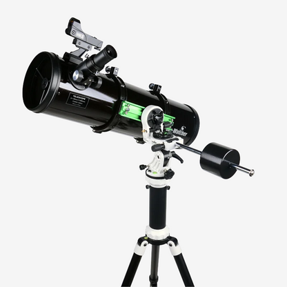Télescope newtonien Skywatcher AZ-EQ Avant 130P noir sur trépied, disponible chez exotelos pour l'astronomie.